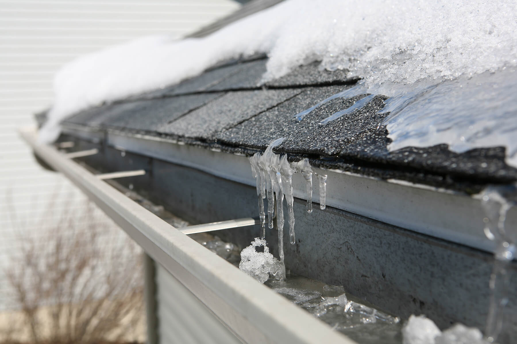 You are currently viewing Can I Replace My Roof During Winter?