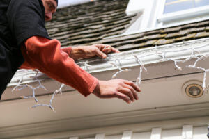 Read more about the article 5 Roof Safety Tips for Holiday Decorating