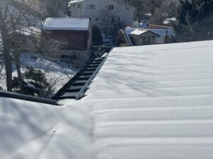 Read more about the article The Benefits of Snow Guards and Heat Tape